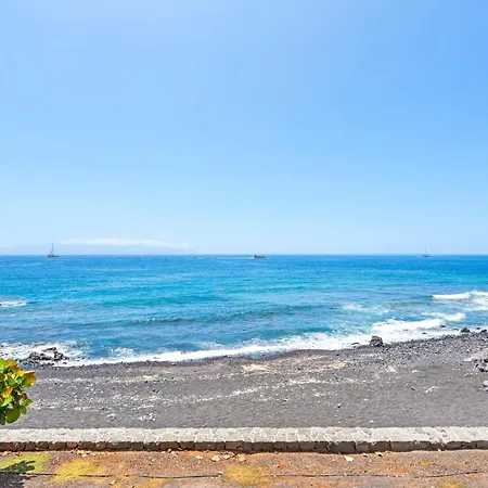 Neptuno Ocean View, Line With Pool Appartement